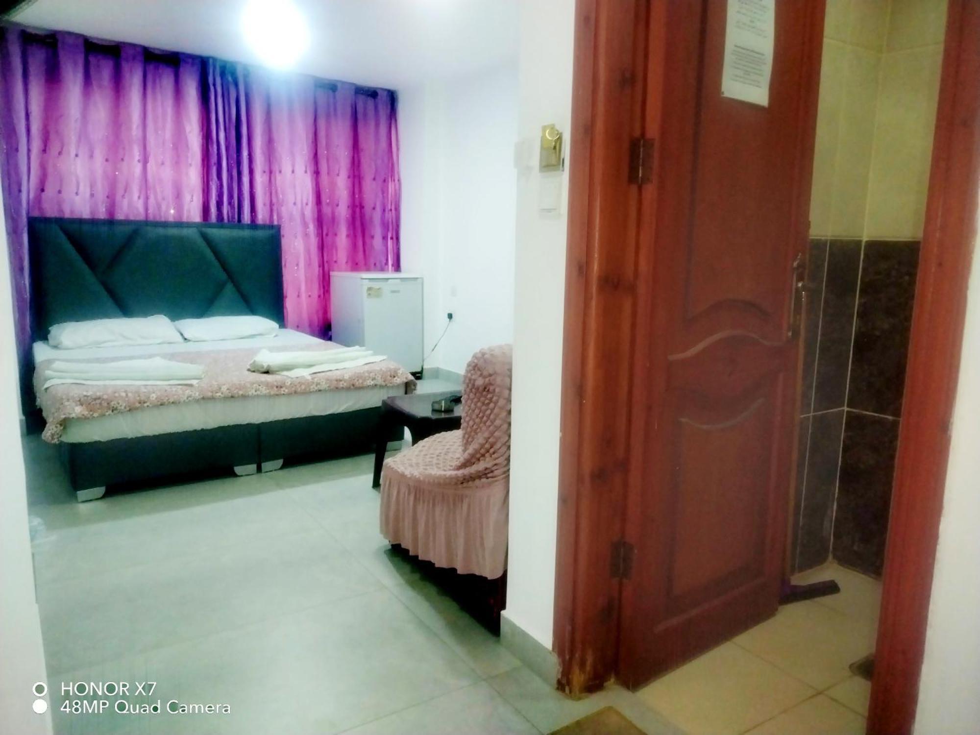Farah Plaza Hostel &Hotel Apartments Aqaba Esterno foto